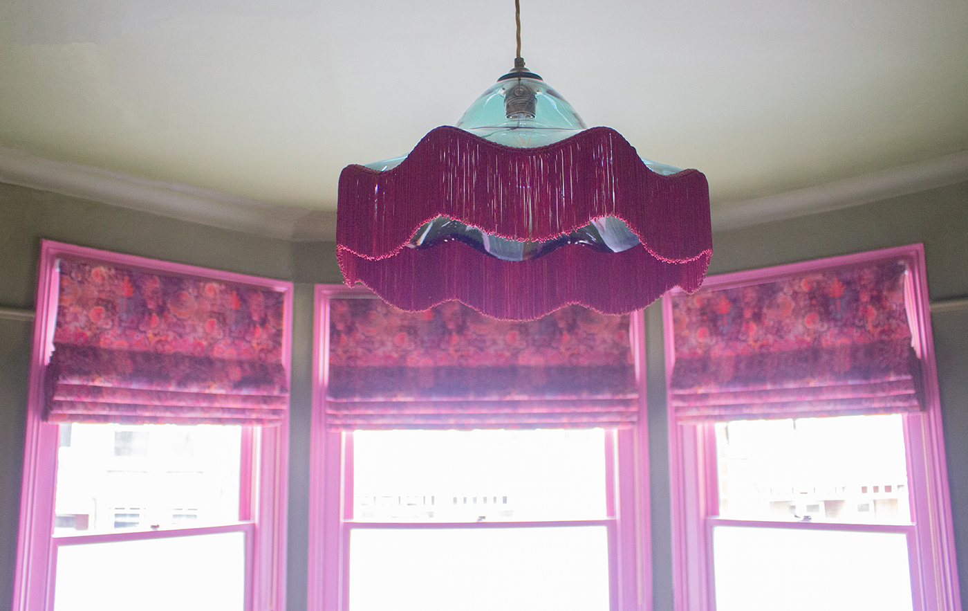 A photo of the Bancha Bedroom project showing the ceiling painted the same colour as the walls.